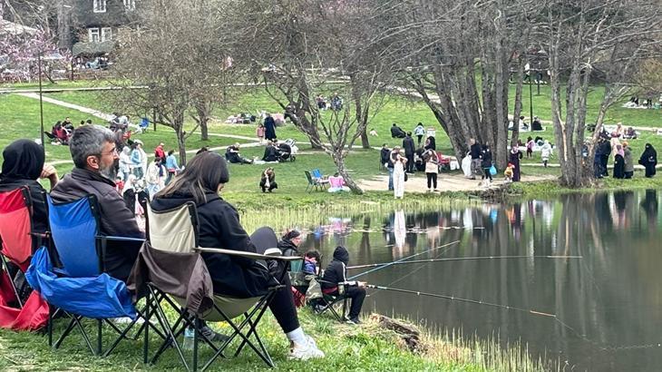 Bayramda Gölcük’e ziyaretçi akını