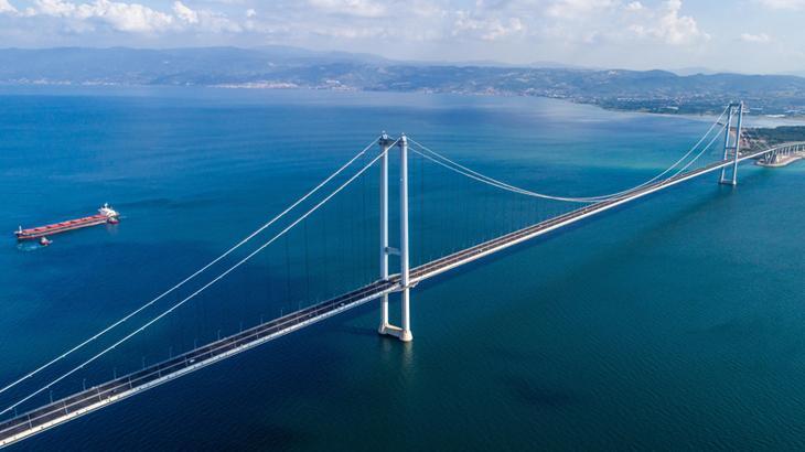 Bakan Uraloğlu açıkladı! 117 bin 537 araç geçişi ile rekor kırıldı