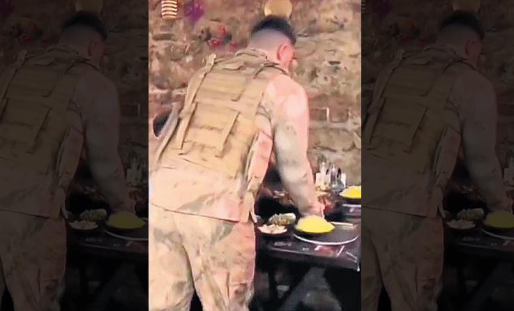 Askeri üniformayla servis yaptı! Üç kişi gözaltına alındı