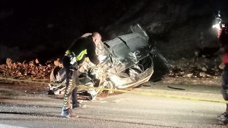 Otomobil dereye yuvarlandı! 3 ölü, 2 yaralı