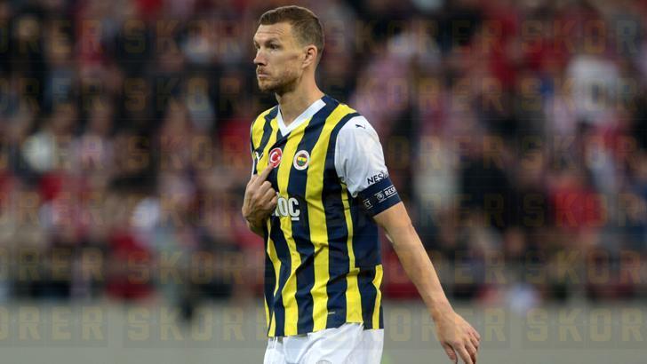 Hakem kararları sinirlendirdi! Edin Dzeko'dan Yunan taraftara Türk bayrağıyla cevap