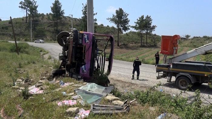 Turistleri taşıyan safari araçları çarpıştı: 16 yaralı