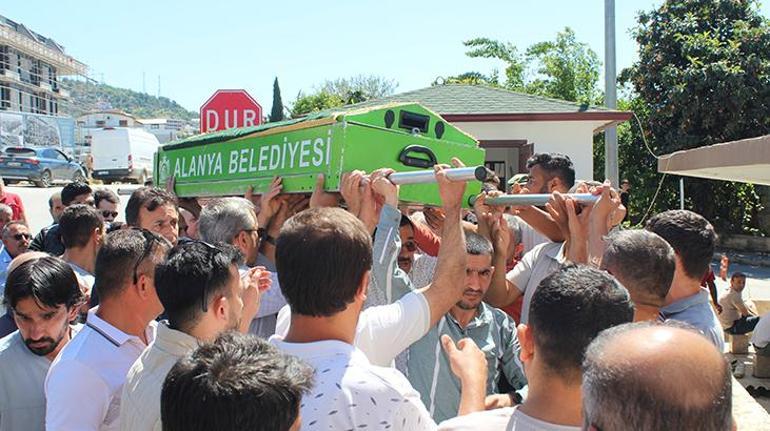 Okuldan el ele çıkan kardeşleri ölüm ayırdı! 8 yaşındaki Doruk'a gözyaşlarıyla veda