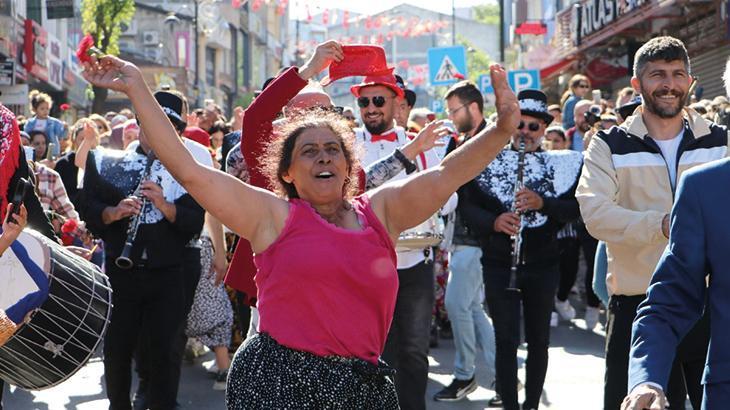 Tekirdağ’da Hıdırellez coşkusu: Sokaklar doldu taştı
