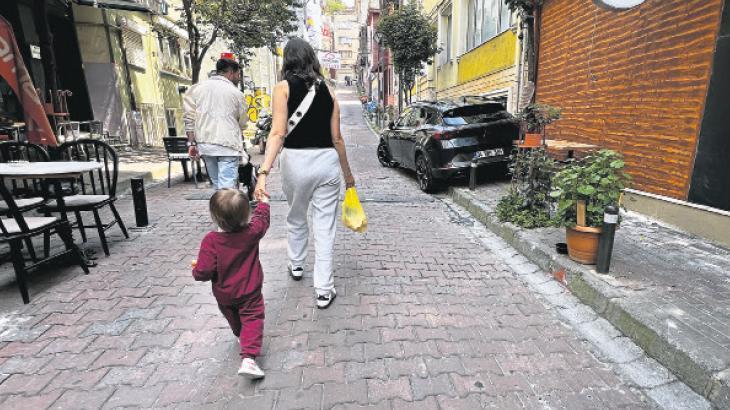 Kaldırımlar işgal altında