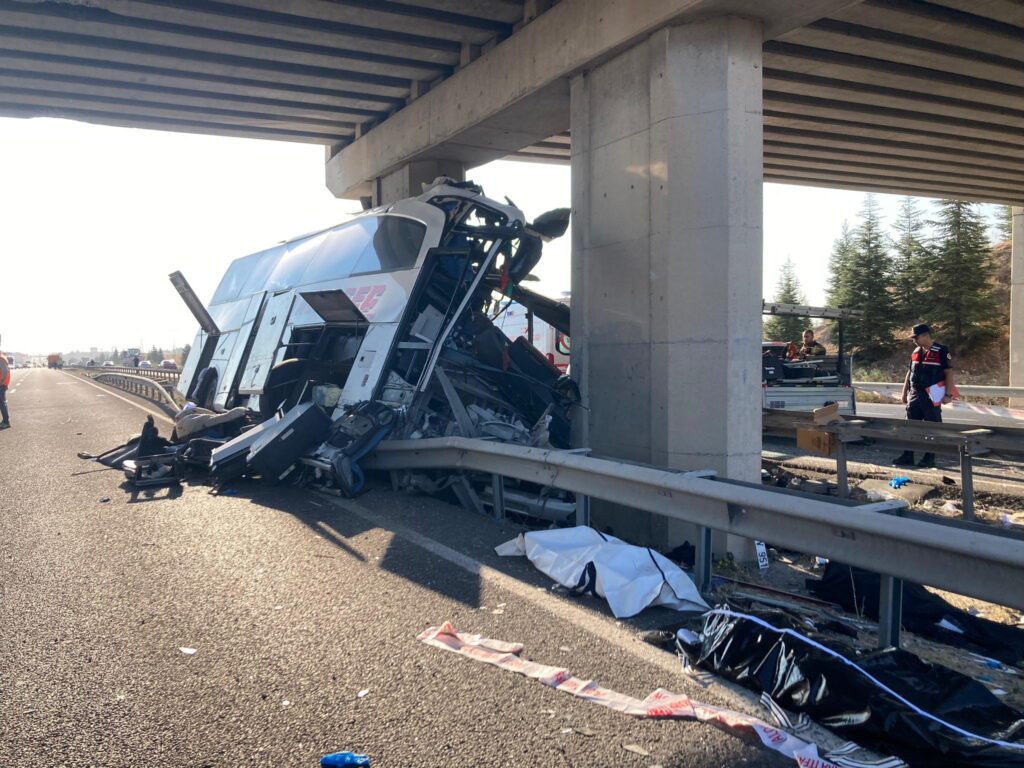 Ankara'da Feci Otobüs Kazası: 9 Ölü, 26 Yaralı