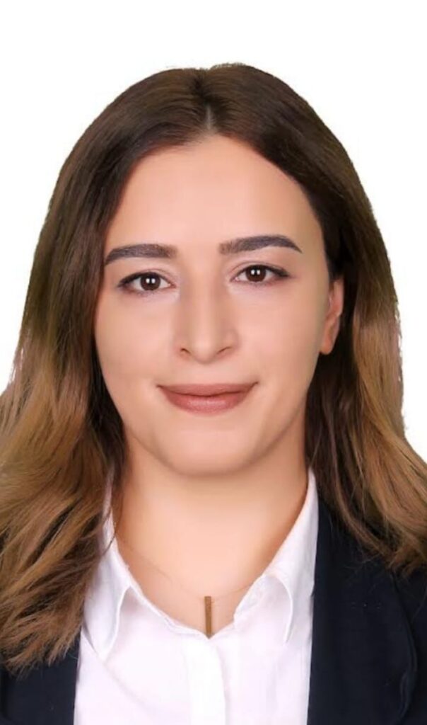 Siyasetçi Elif Özbakır: Siyasetin Yeni Yüzü