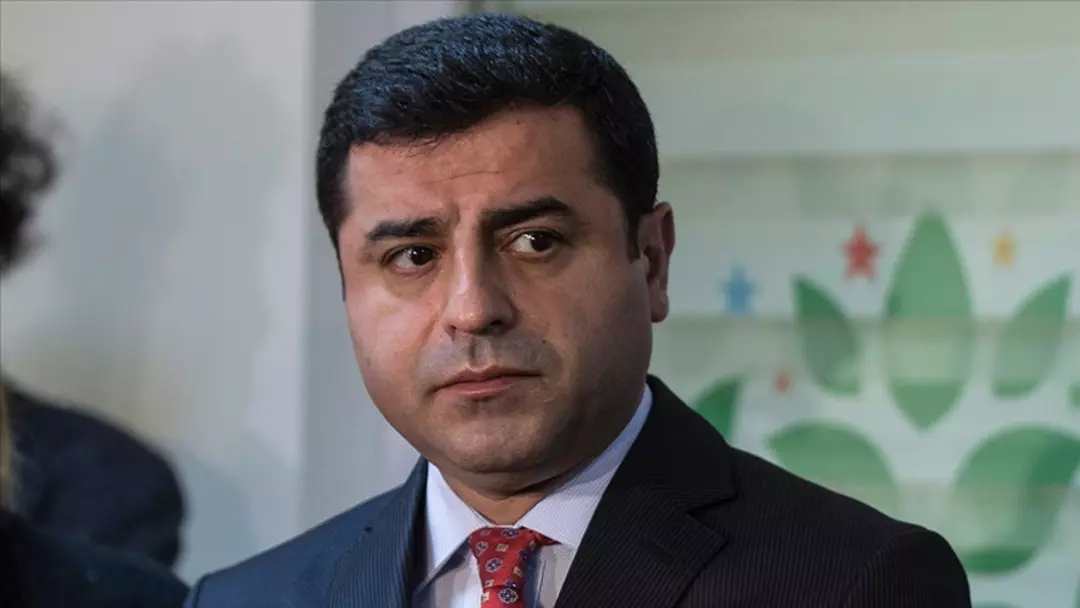 Pervin Buldan, Selahattin Demirtaş ve Selçuk Mızraklı’yı Ziyaret Etti