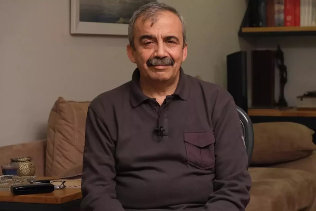 Sırrı Süreyya Önder’in ameliyatı 9 saatten sürdü.