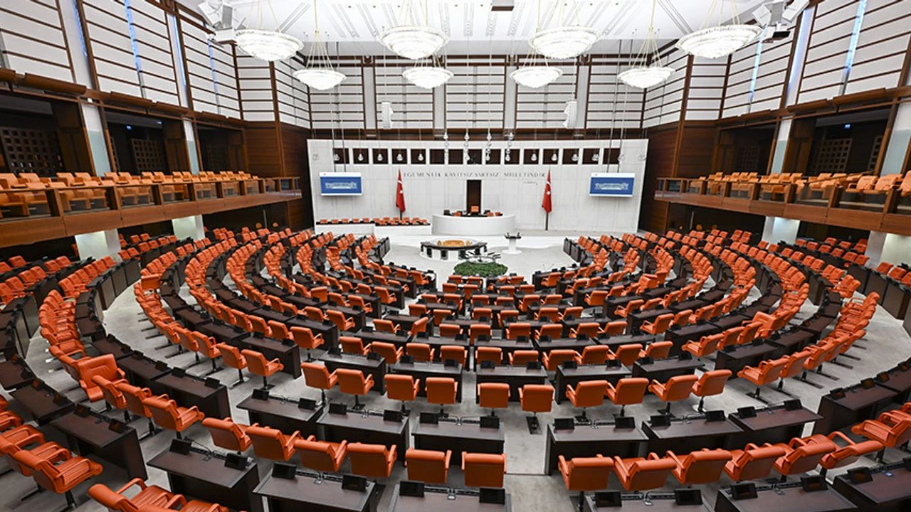 Meclis Tatili Ertelendi Mi? TBMM Tatil Tarihi Hakkında Son Gelişmeler!
