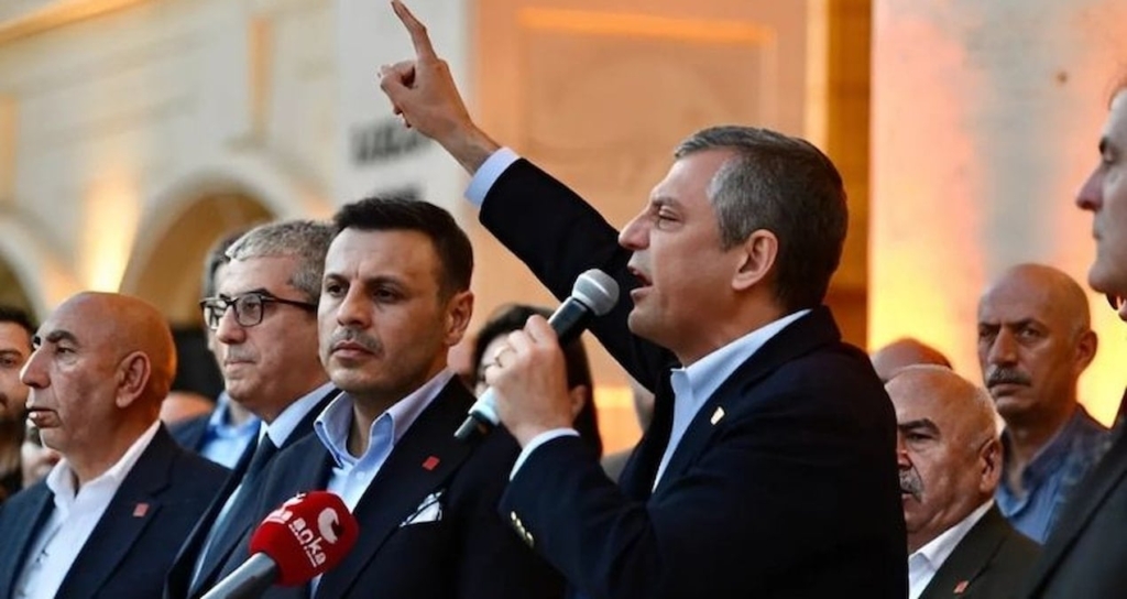 Özgür Özel Bayram Namazı Çıkışı Konuştu