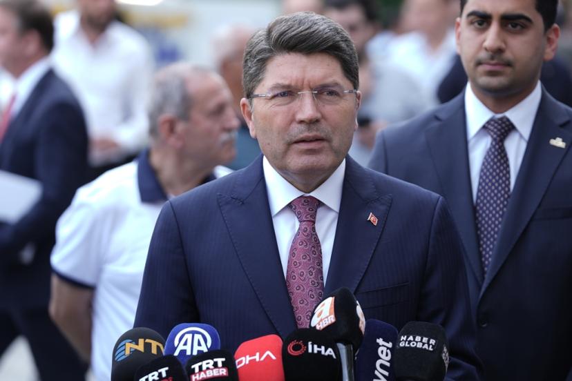 Adalet Bakanı Tunç’tan Özgür Özel’e Sert Yanıt: “CHP Yalan Üretim Merkezi Oldu”