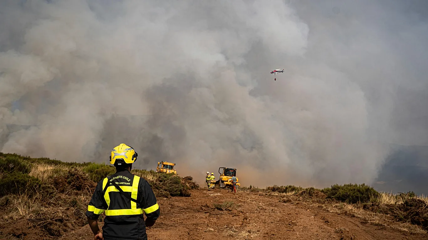 2025 Avrupa Yangın Sezonu Rekor Kırdı: 1 Milyon Hektardan Fazla Arazi Kül Oldu