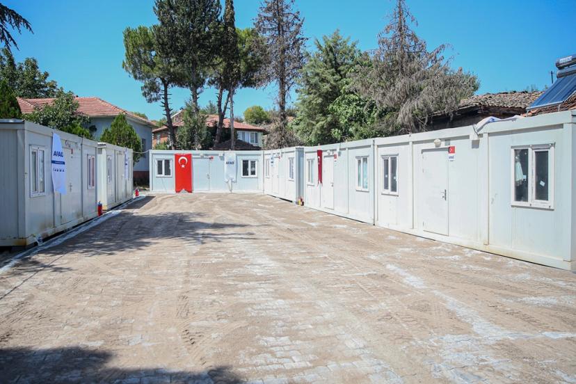 Balıkesir’de depremzede vatandaşlar için konteynerler kuruluyor