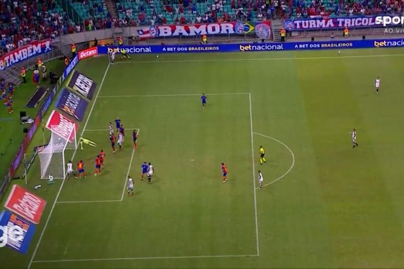 Brezilyalı futbolcu Hulk’un kornerden attığı enfes gol