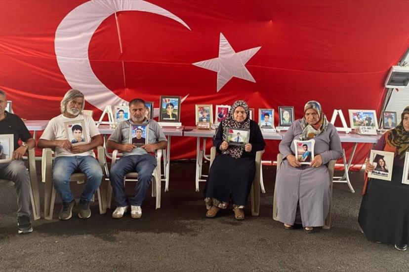 Diyarbakır’da evlat nöbeti: Anneler evlatlarına kavuşmak istiyor