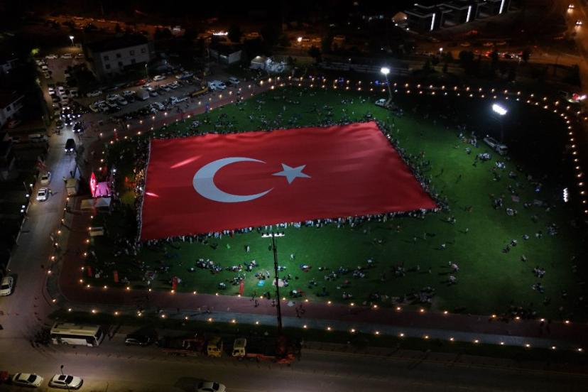Dünyanın en büyük Türk bayrağı Kayseri’de yeniden açıldı
