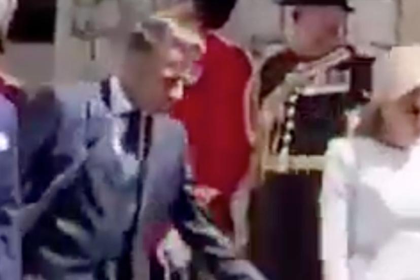 Emmanuel Macron’un eli bir kez daha havada kaldı