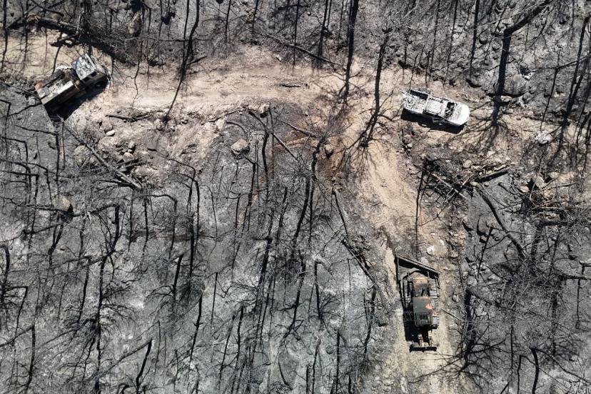 Eskişehir’de 10 görevlinin şehit olduğu yangın bölgesinden araçlar çekiliyor
