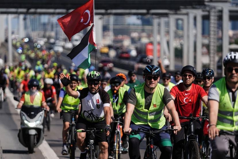 İstanbul’da 15 Temmuz şehitleri için bisiklet turu düzenlendi