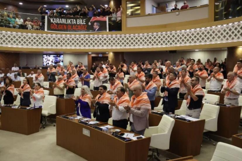 Muhittin Böcek’in tutuklanması sonrası Antalya belediye meclisinde gerginlik