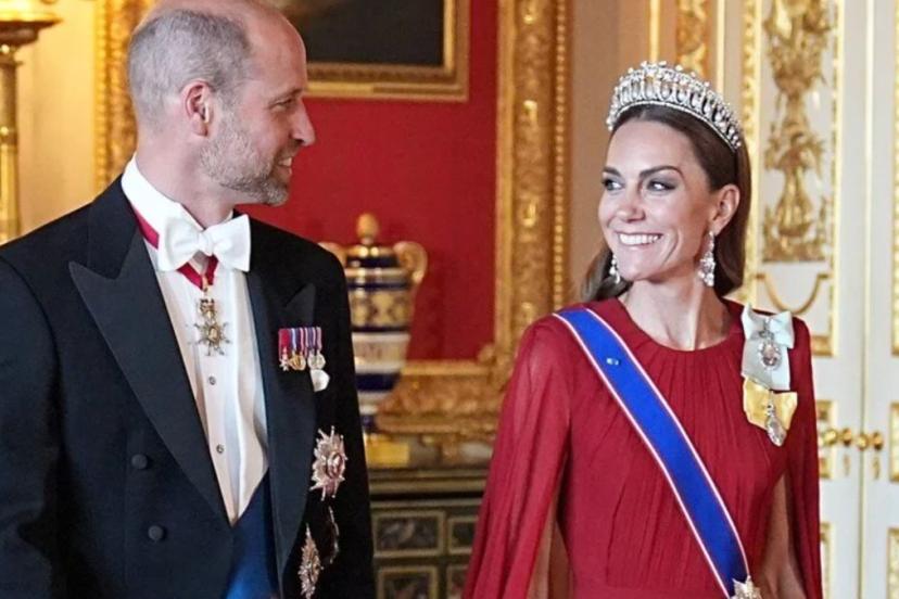 Prenses Kate yıllar sonra taç taktı