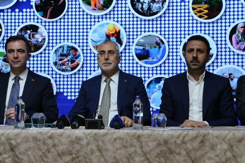 Vedat Işıkhan: Bürokratik engelleri azaltmak için var gücümüzle çalışıyoruz