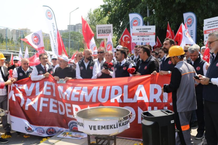 YEMEK KAZANLARIYLA BAKANLIĞIN ÖNÜNE GELDİLER