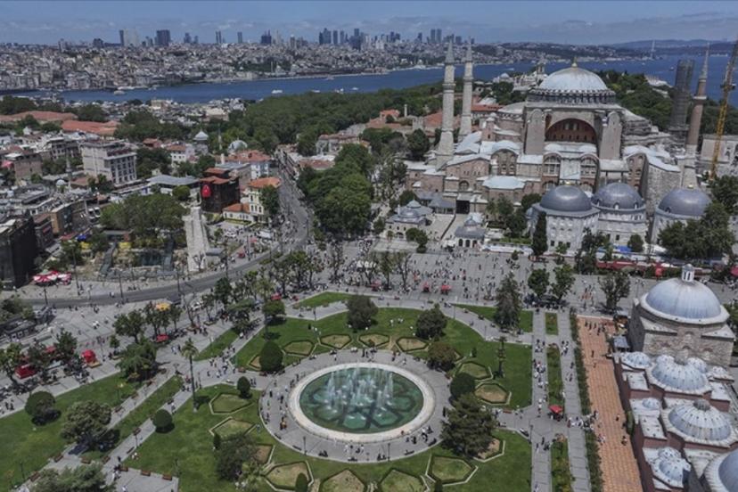 Yerli turistler yılın ilk çeyreğinde 76,4 milyar lira seyahat harcaması yaptı