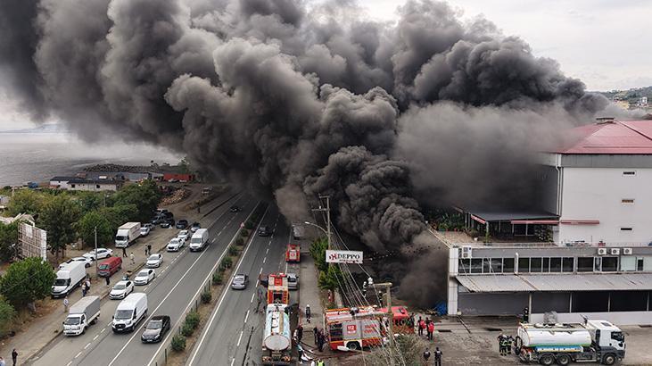 Darıca’da AVM Deposunda Korkutan Yangın