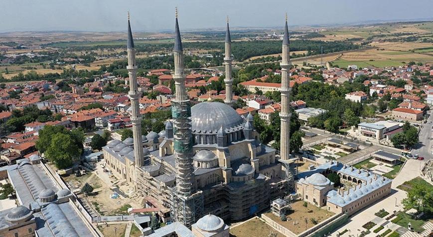 SELİMİYE CAMİSİ’NDE YENİ TEZYİNAT PROJESİNE YARGI FRENİ