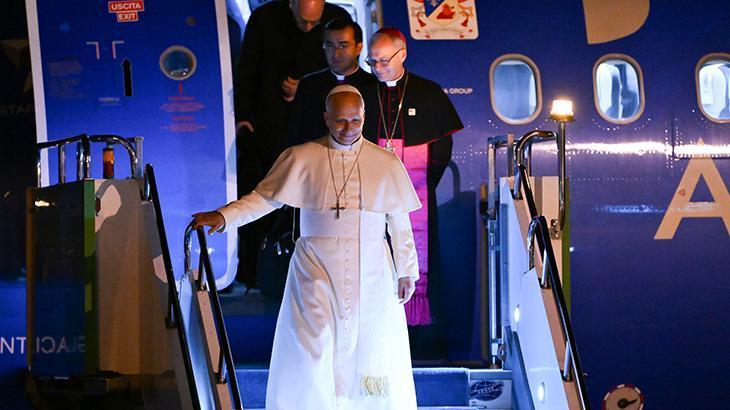 Papa 14. Leo İstanbul’a Geldi