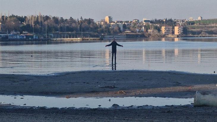 Marmara Ereğlisi Sahilinde Deniz Geri Çekildi: Kum Adacıkları Ortaya Çıktı