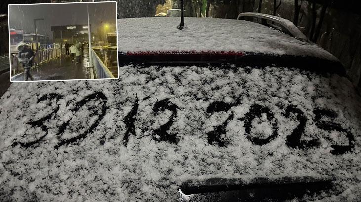 İSTANBUL’DA KAR ALARMI: YÜKSEKLER BEYAZA BÜRÜNDÜ, TRAFİK DURMA NOKTASINA GELDİ
